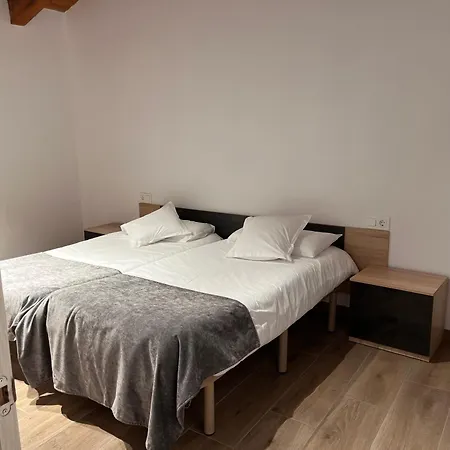 Les Planes Apartment